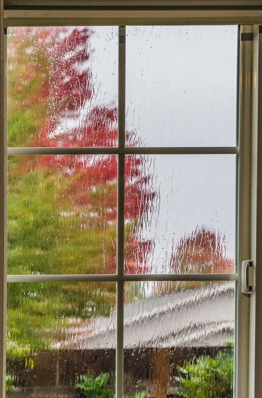 Rain on my office window (photo taken a few minutes ago, Oct 7, 2016).